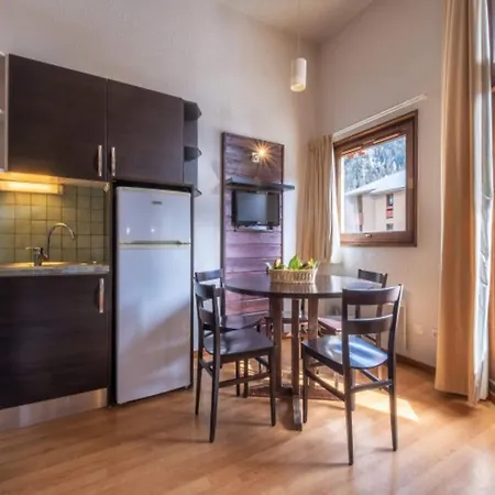 1 With Balcony For 2 People- Val-cenis Le * Lanslevillard